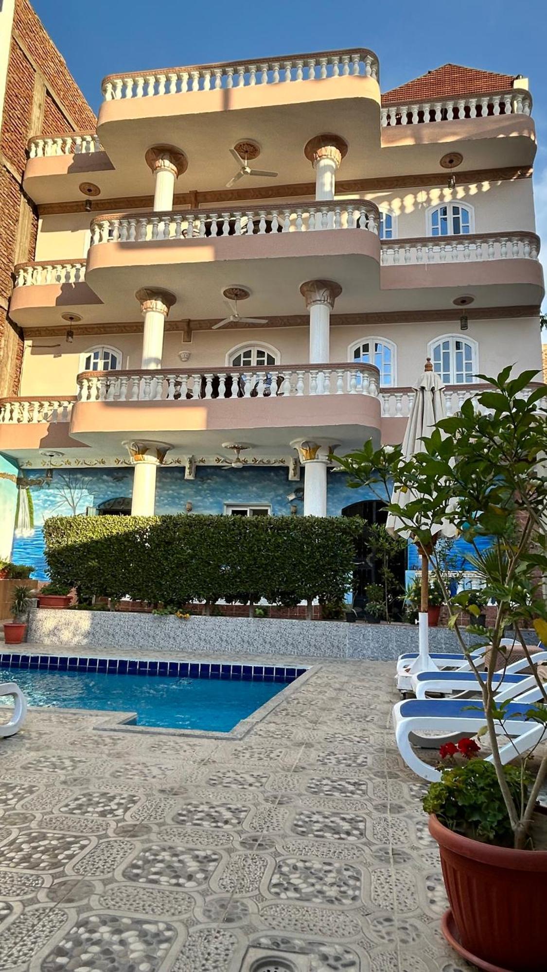 Apartment Palace *